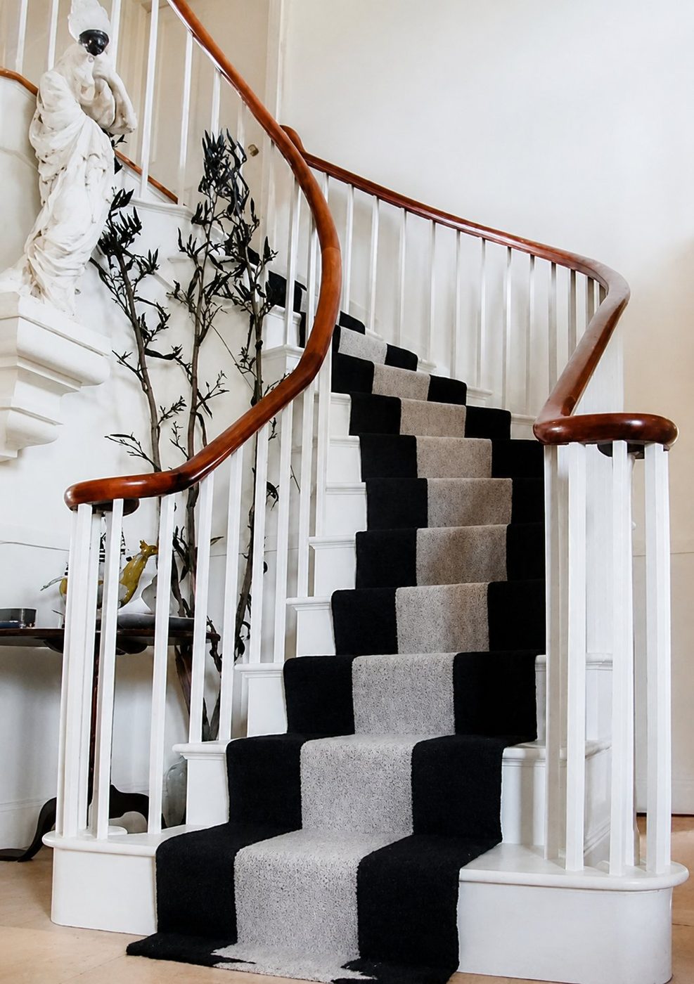 Bold black & grey, broad stripe